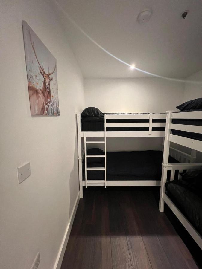 Spacious Sleep 7 Flat 20 Mins Central London Bp65 Exterior photo
