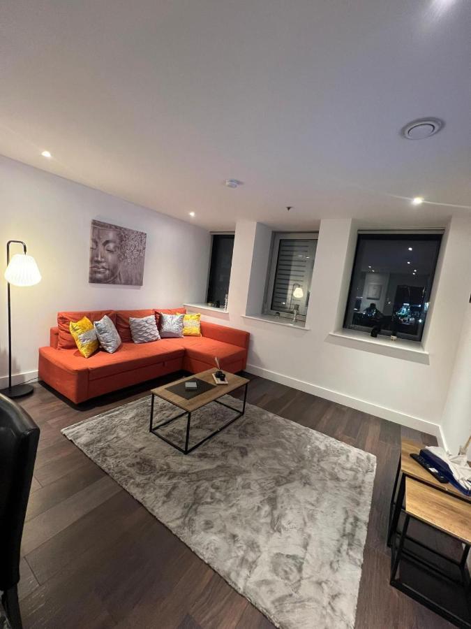 Spacious Sleep 7 Flat 20 Mins Central London Bp65 Exterior photo